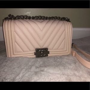 CHANEL pink chevron boy bag